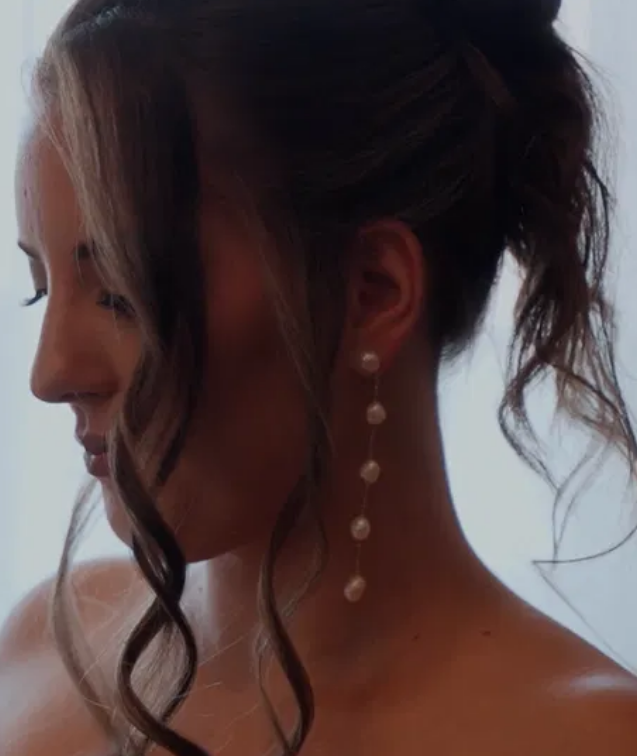 Floating Raindrop Pearls